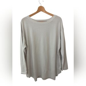 Cyrus Women's Soft Silver Knit Top Size 2X US